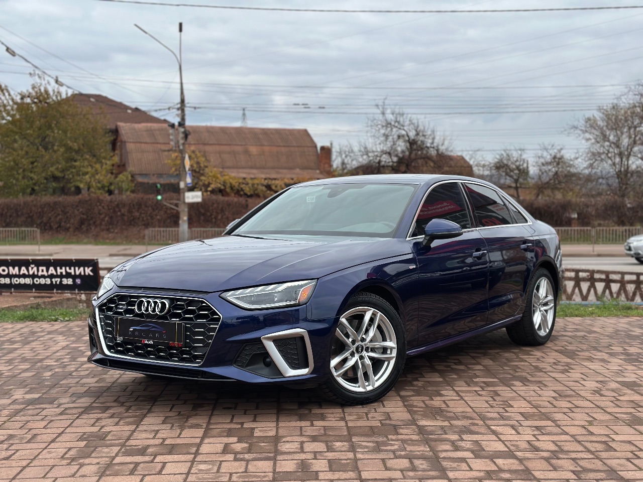 Audi A4 - фото 1