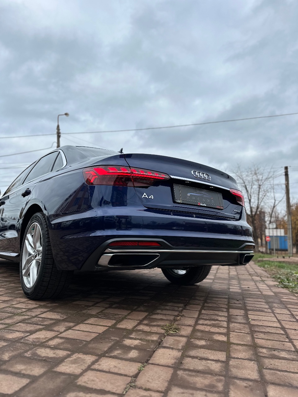 Audi A4 - фото 5