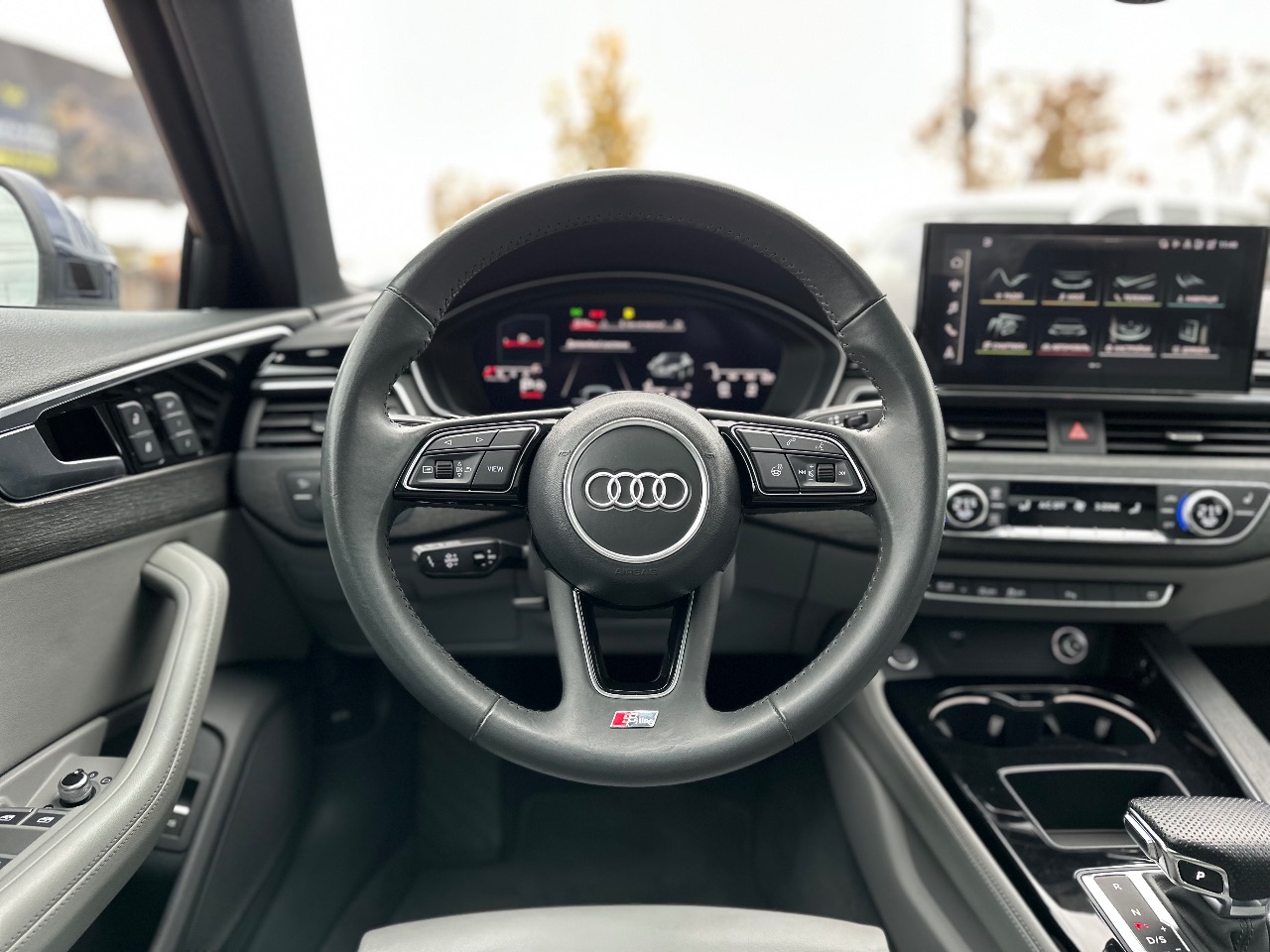 Audi A4 - фото 15