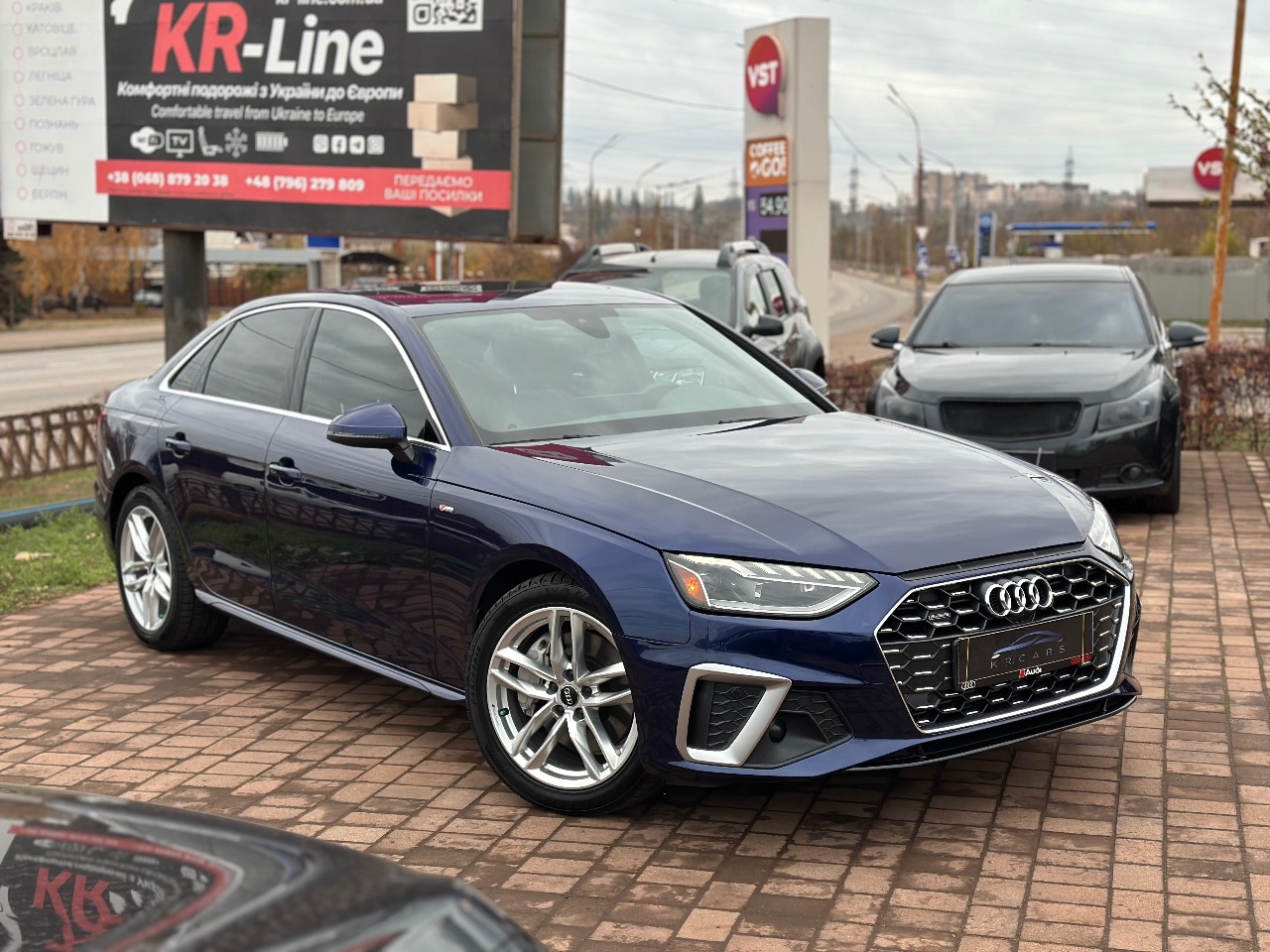 Audi A4 - фото 2