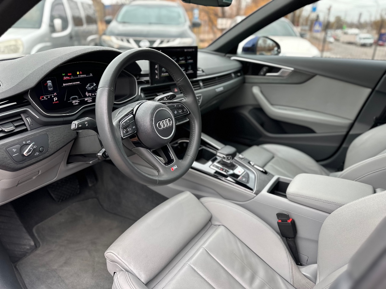 Audi A4 - фото 9