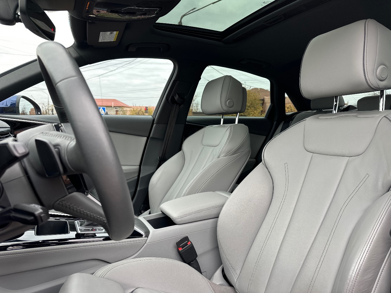 Audi A4 - фото 11