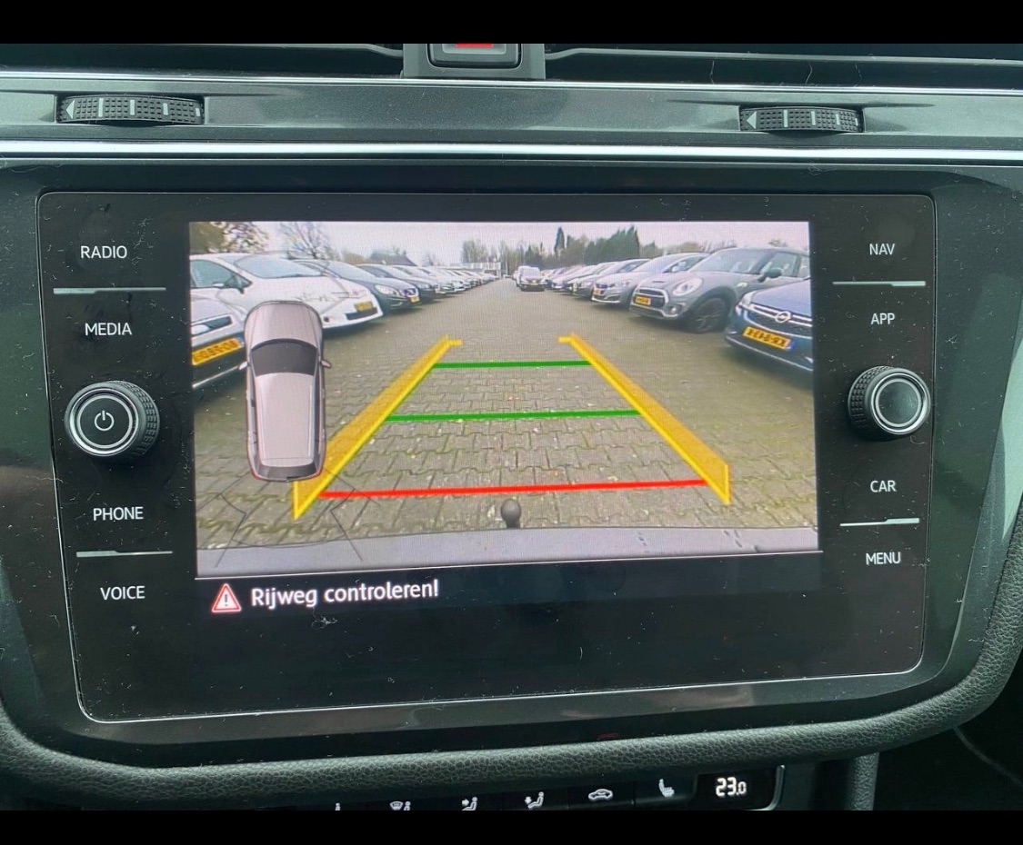 Volkswagen Tiguan - фото 24