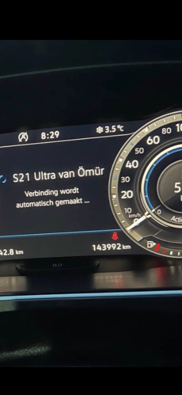 Volkswagen Tiguan - фото 2