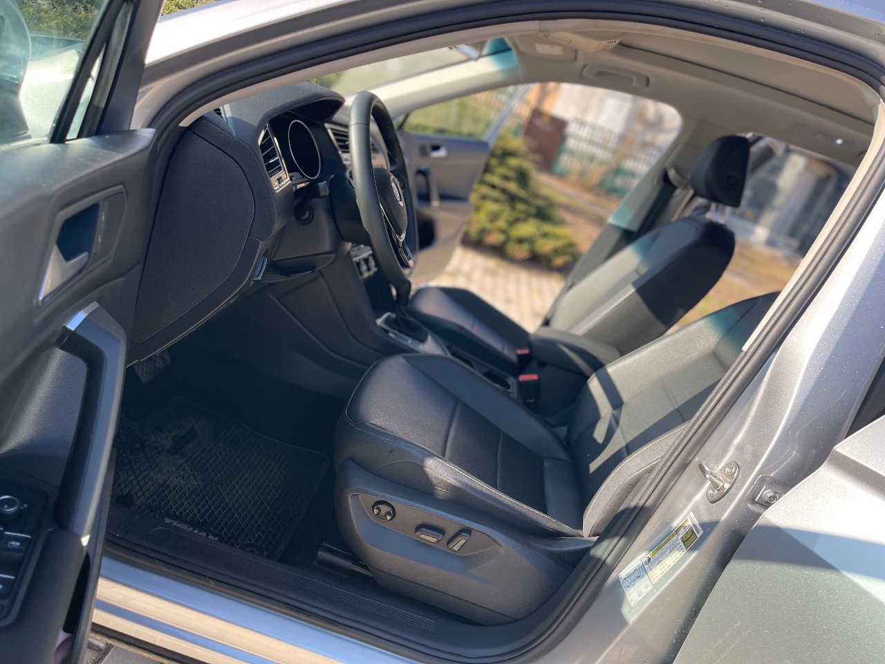 Volkswagen Tiguan - фото 7