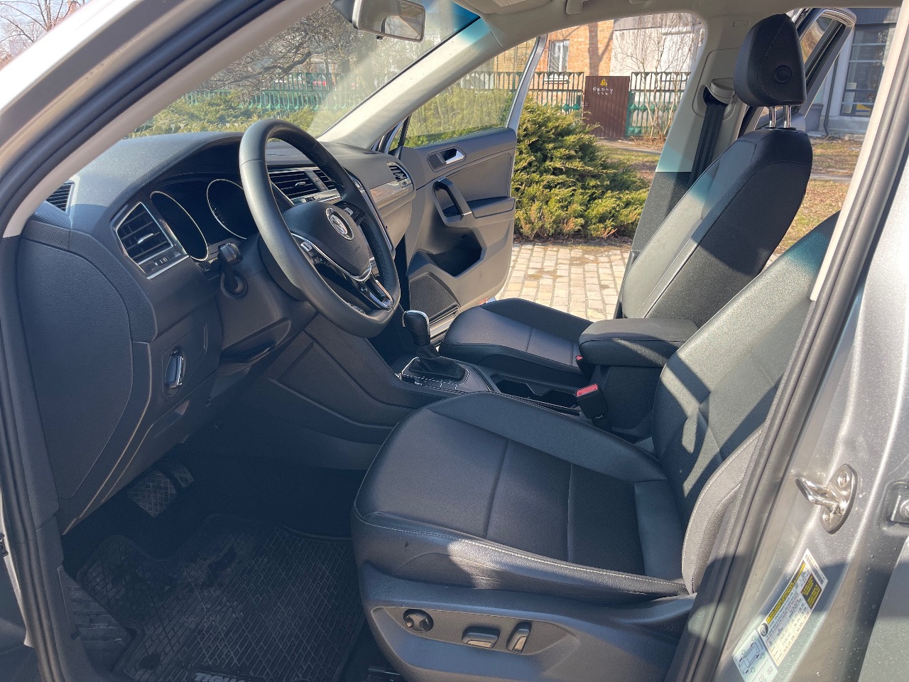 Volkswagen Tiguan - фото 3