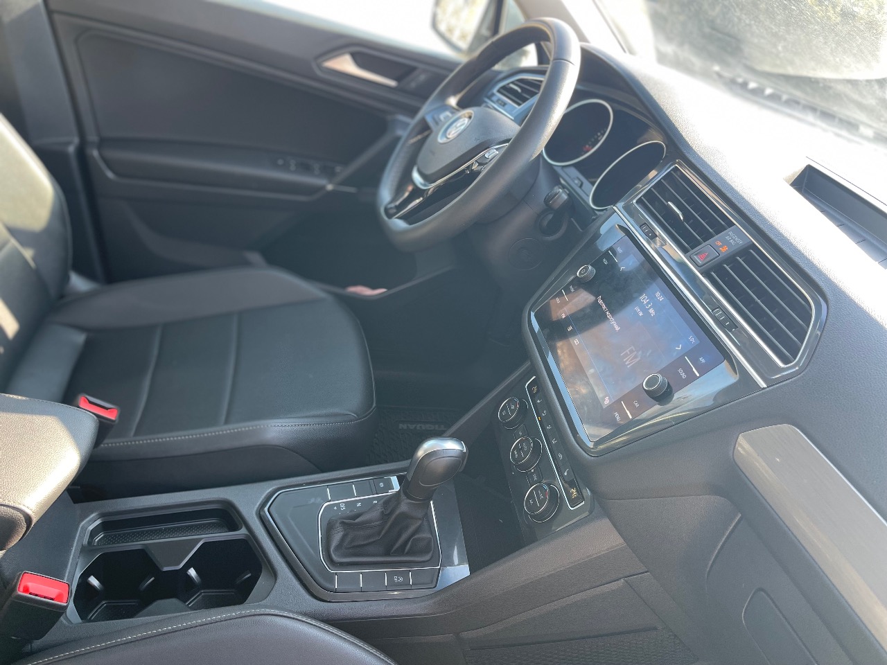 Volkswagen Tiguan - фото 9