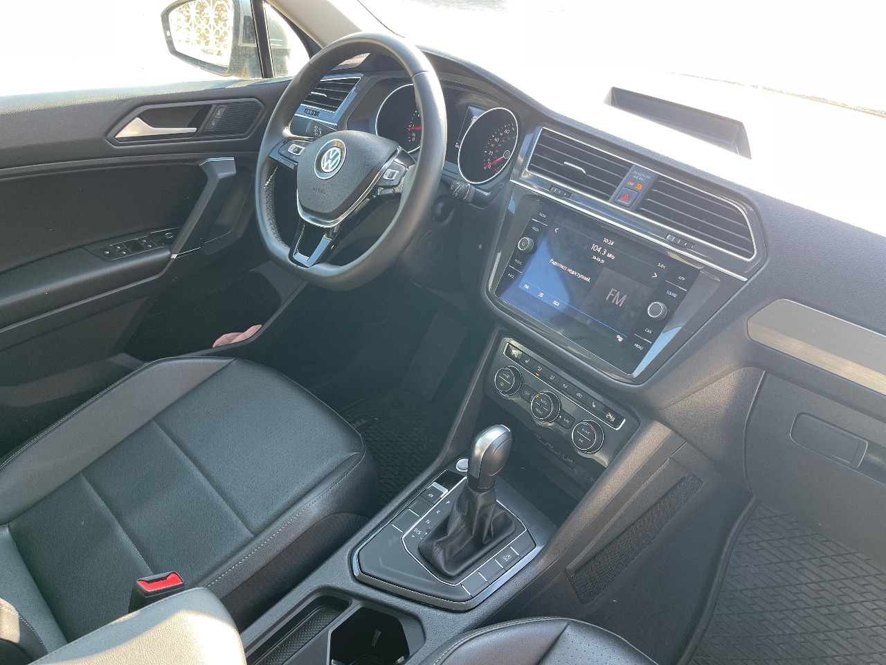 Volkswagen Tiguan - фото 11