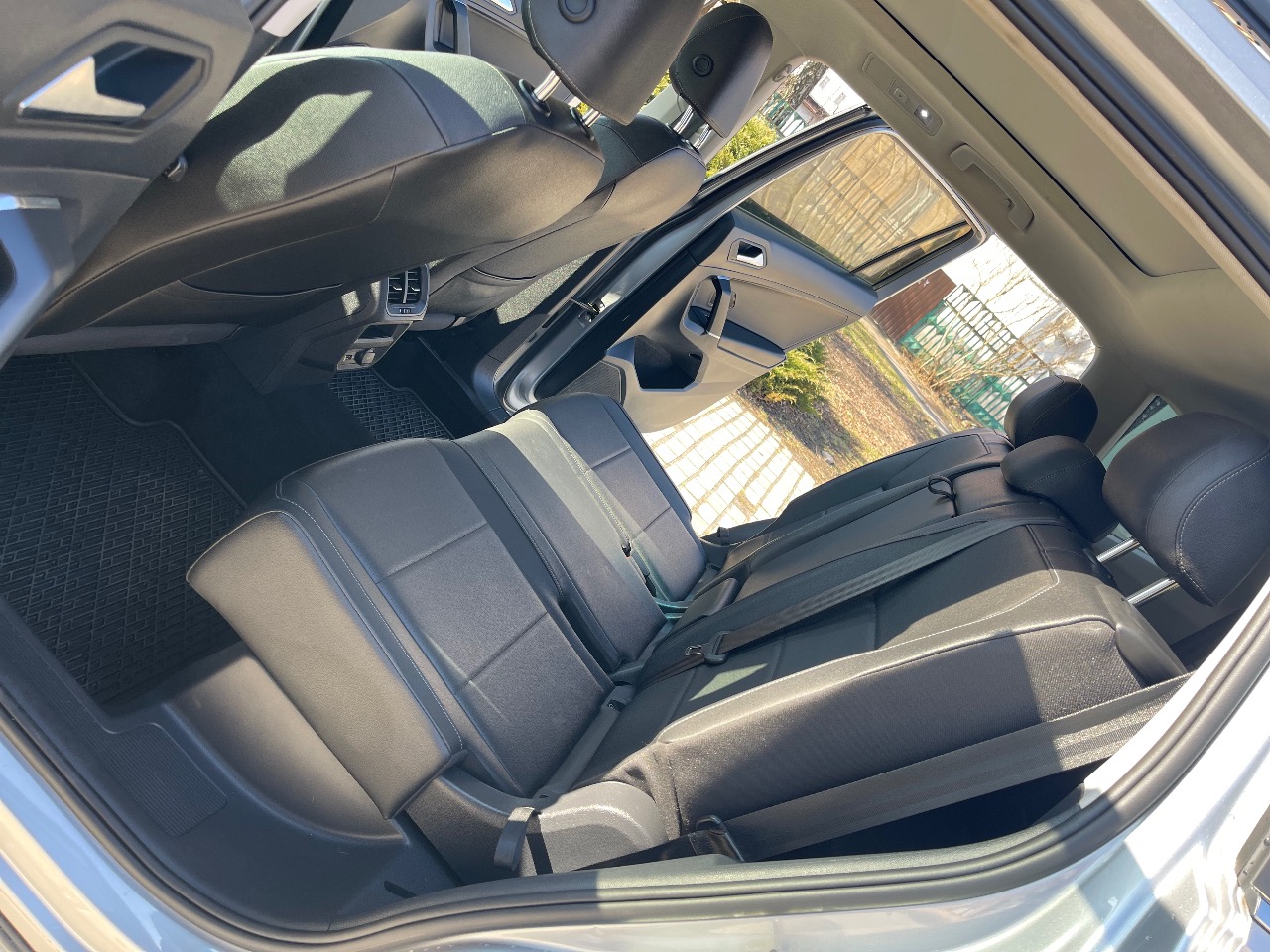 Volkswagen Tiguan - фото 5