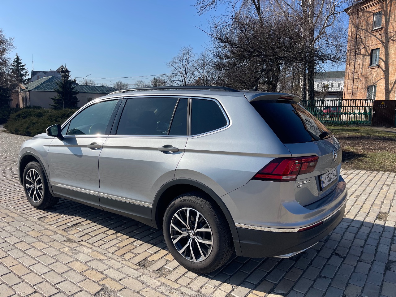 Volkswagen Tiguan - фото 4