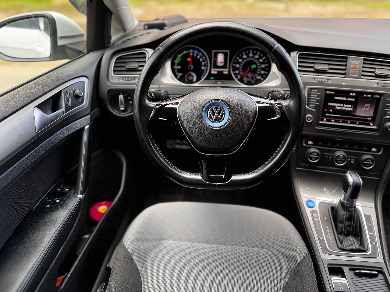 Volkswagen Golf - фото 10