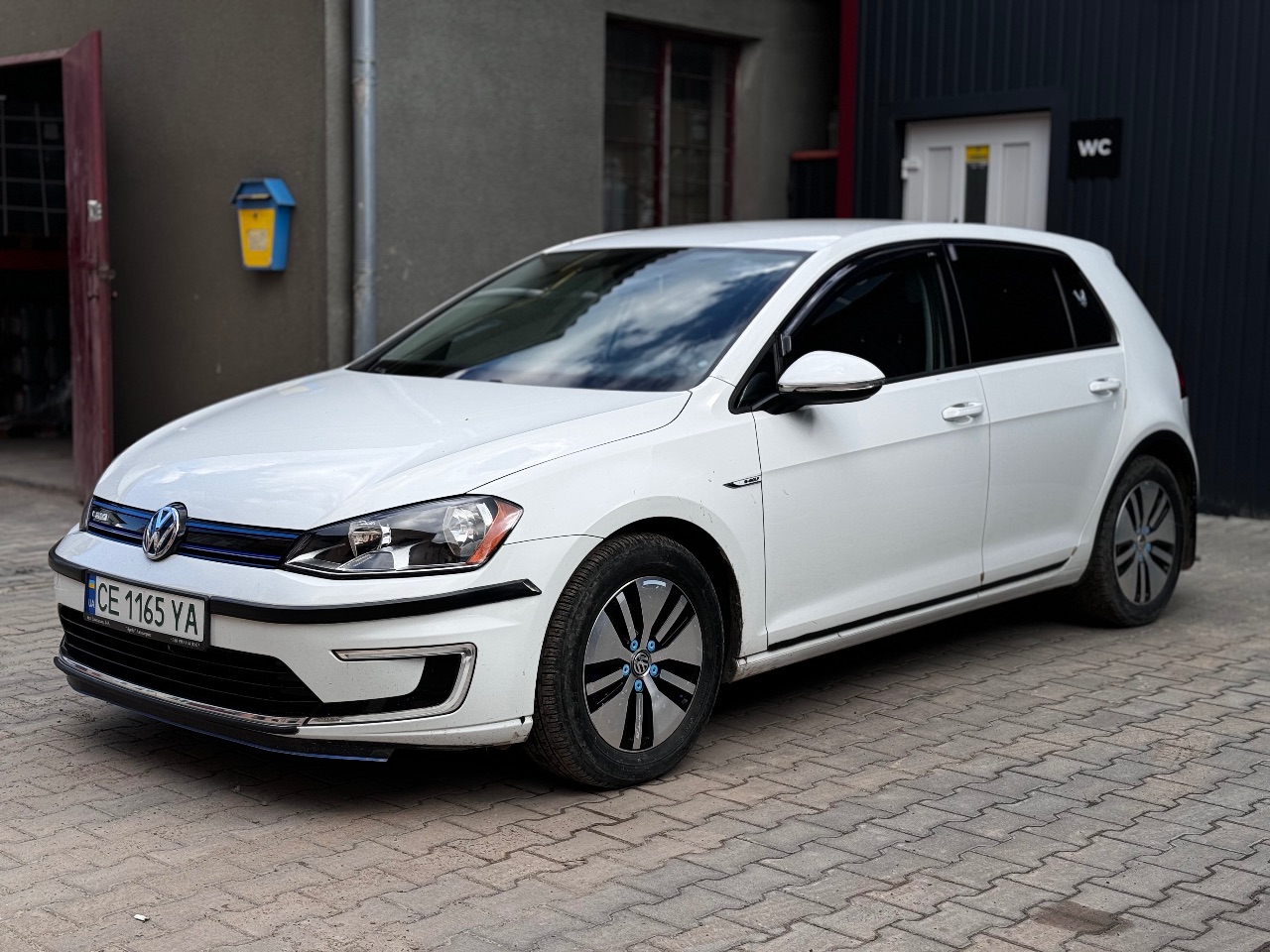 Volkswagen Golf - фото 2