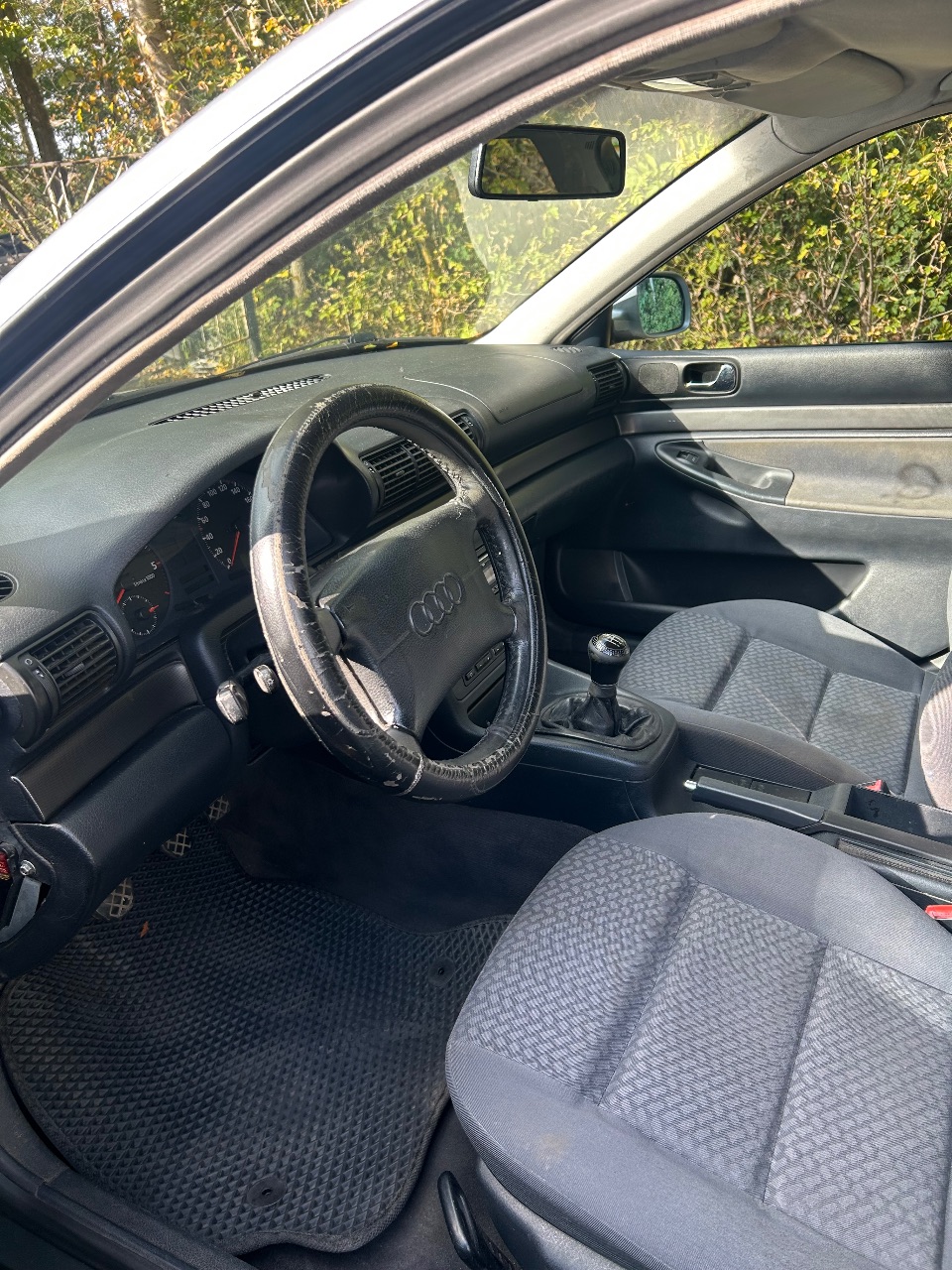 Audi A4 - фото 7