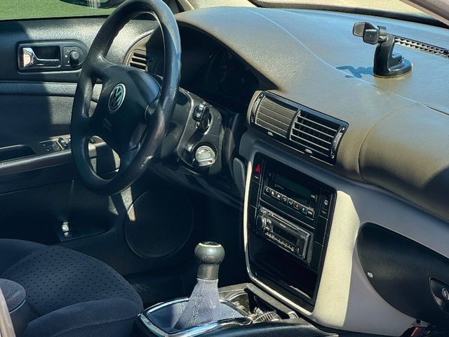 Volkswagen Passat - фото 3