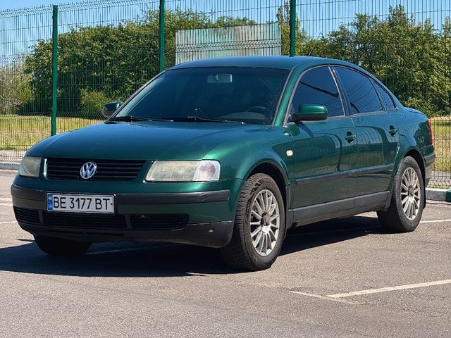 Volkswagen Passat - фото 1