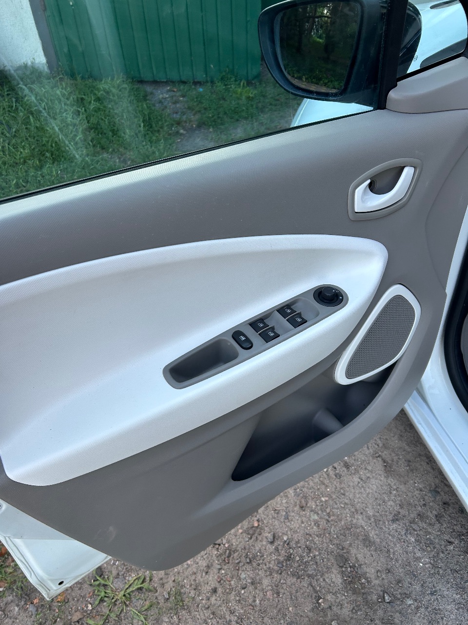 Renault ZOE - фото 7