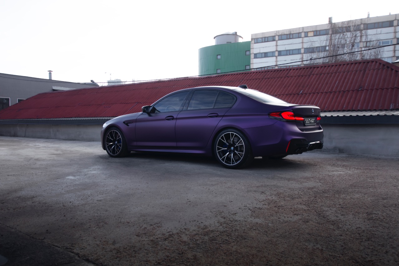 BMW M5 - фото 1