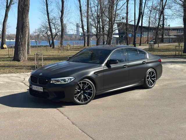 BMW M5 - фото 1