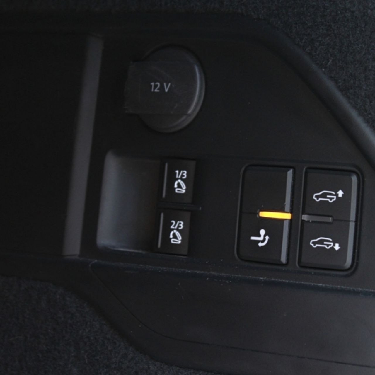 Volkswagen Touareg - фото 10