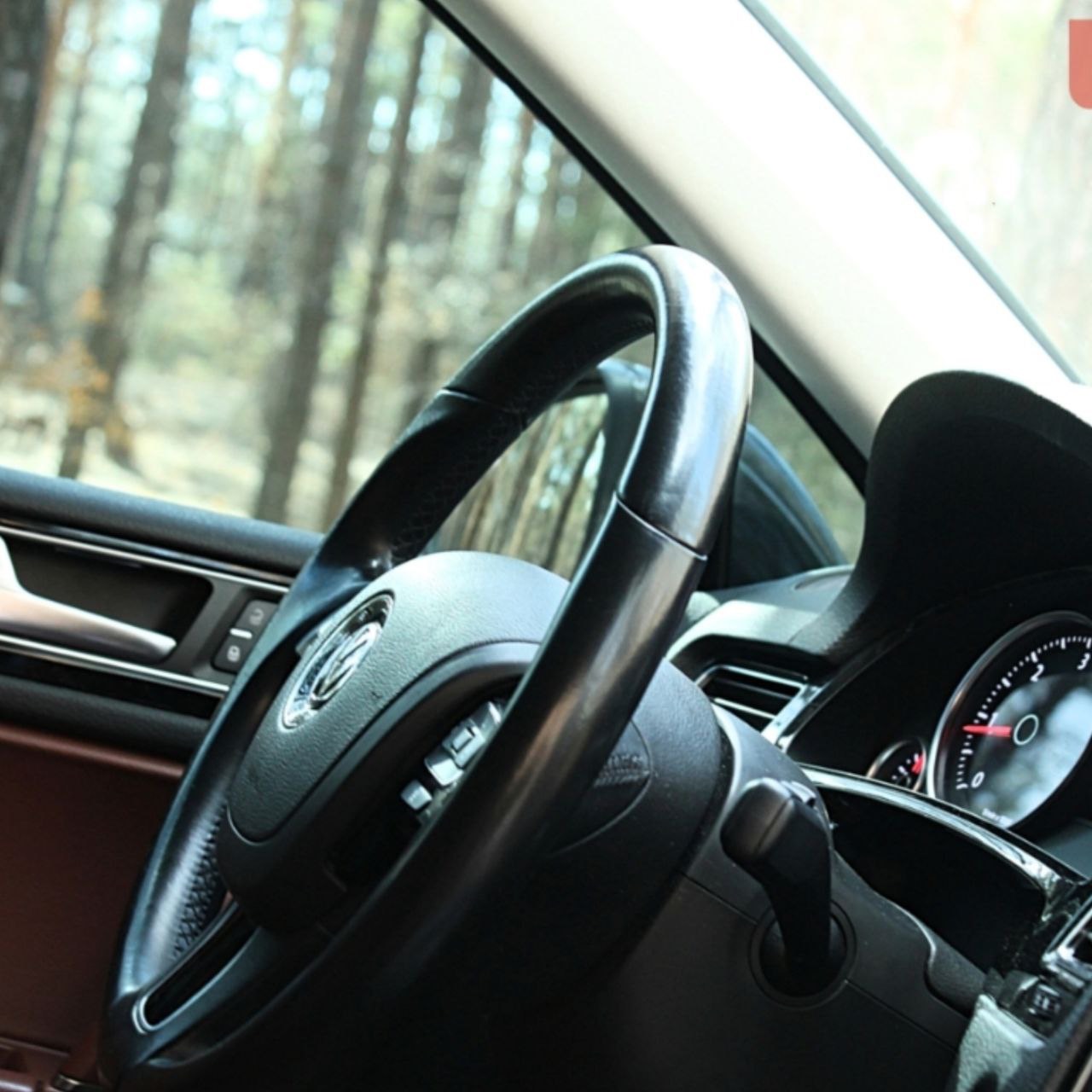 Volkswagen Touareg - фото 12