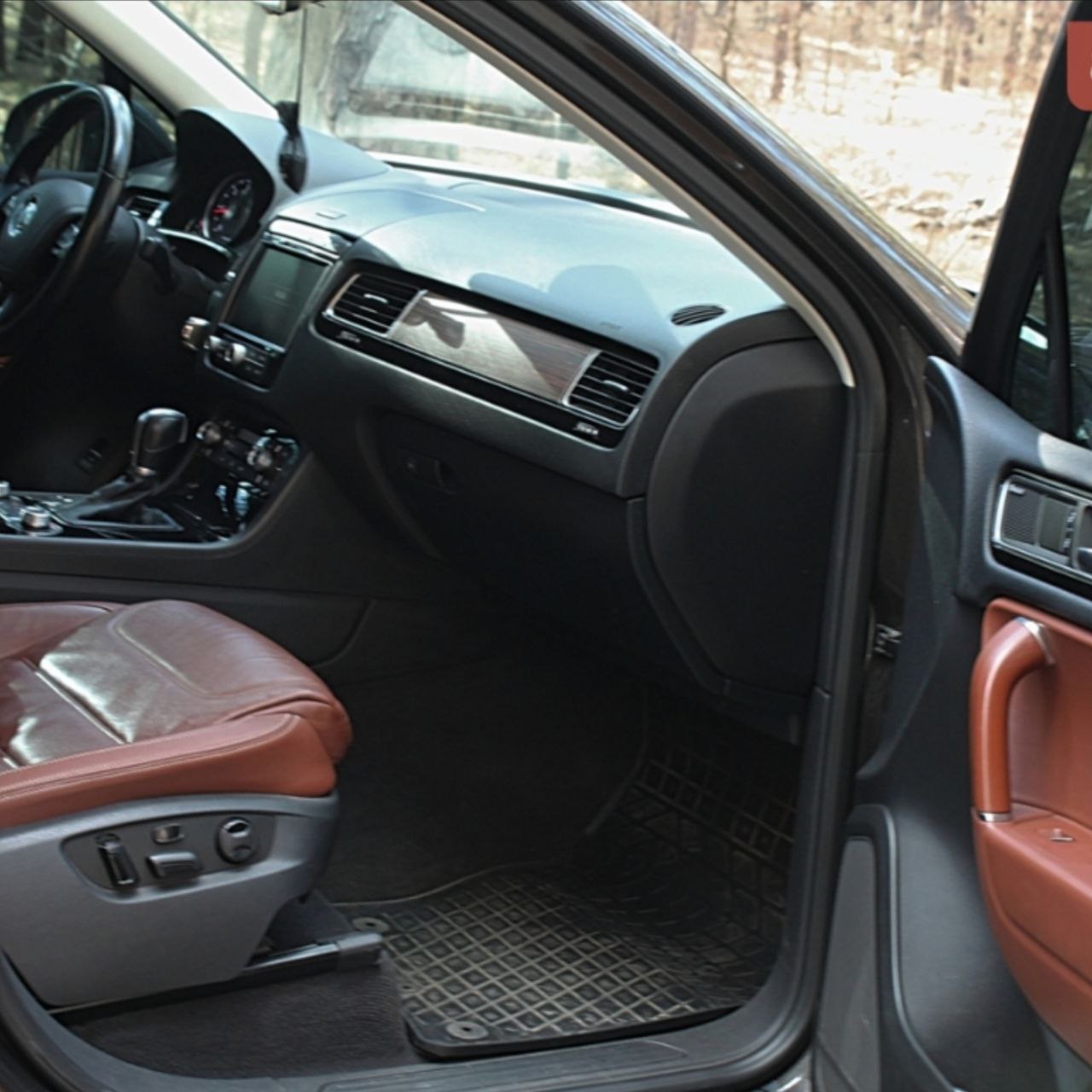 Volkswagen Touareg - фото 9