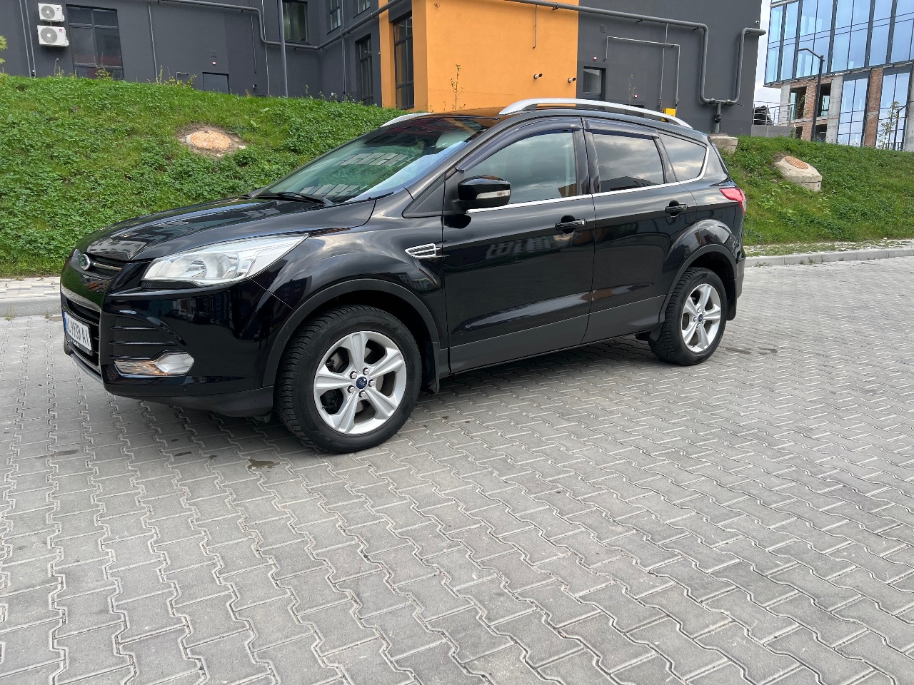 Ford Kuga - фото 8