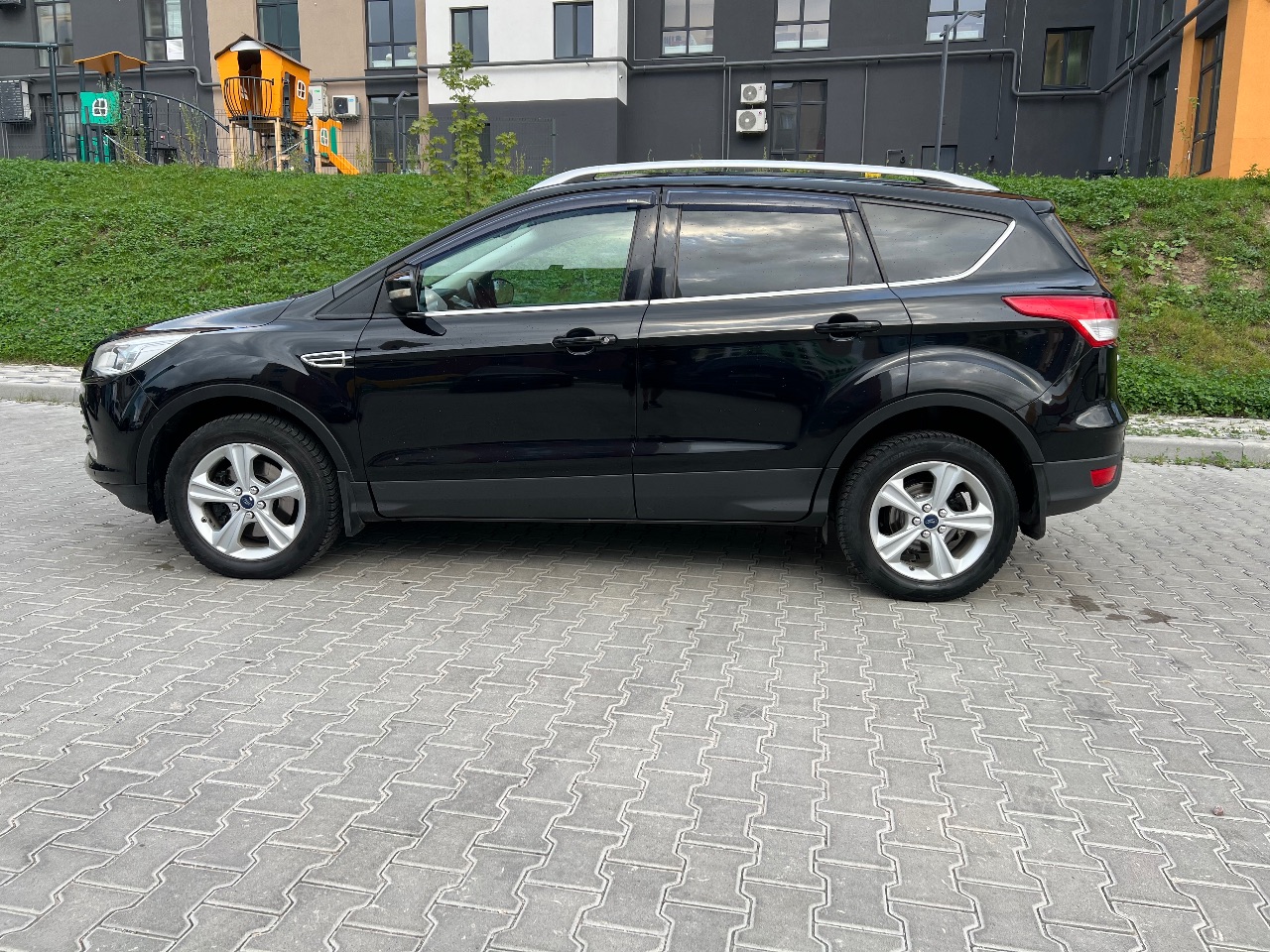 Ford Kuga - фото 12