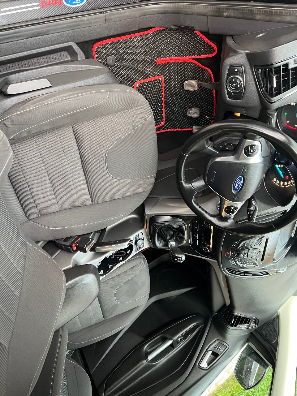 Ford Kuga - фото 27