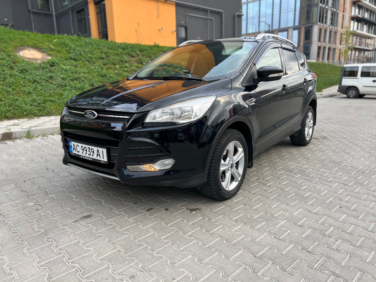 Ford Kuga - фото 2