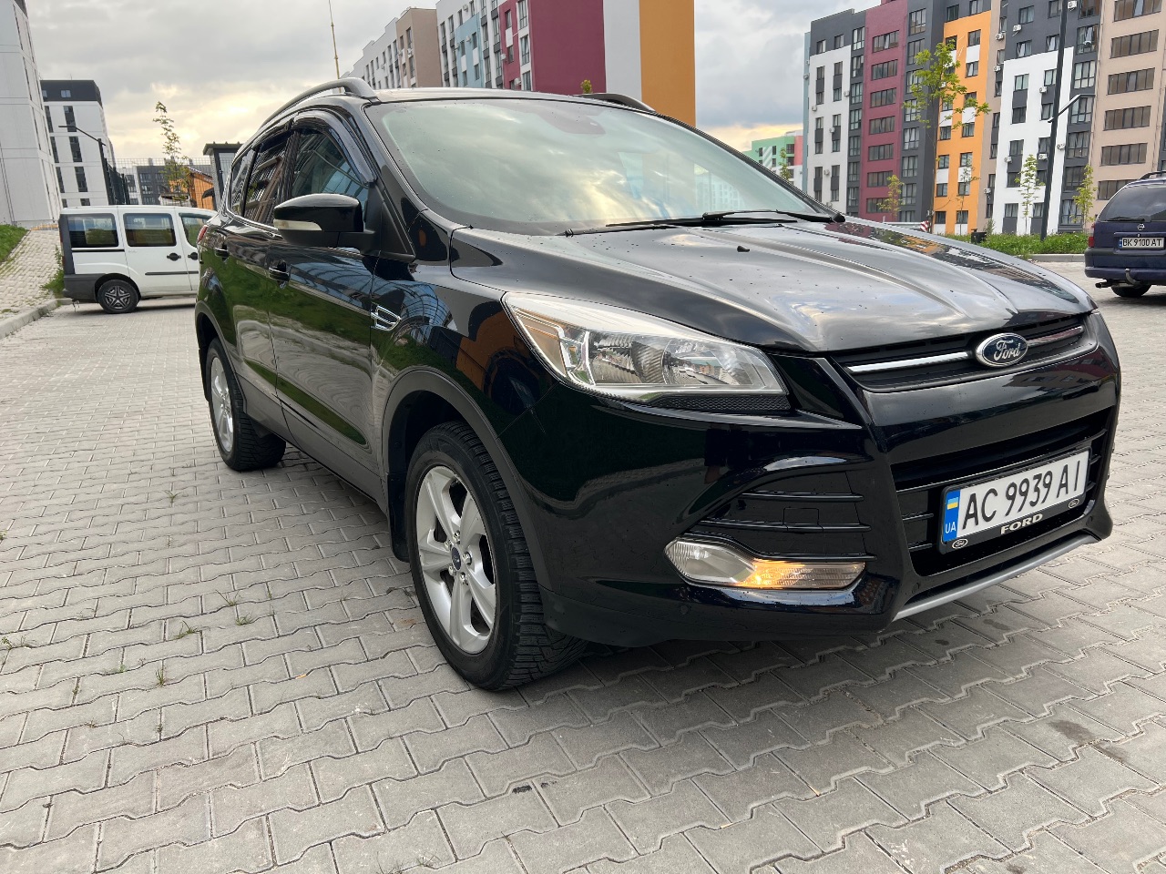 Ford Kuga - фото 9