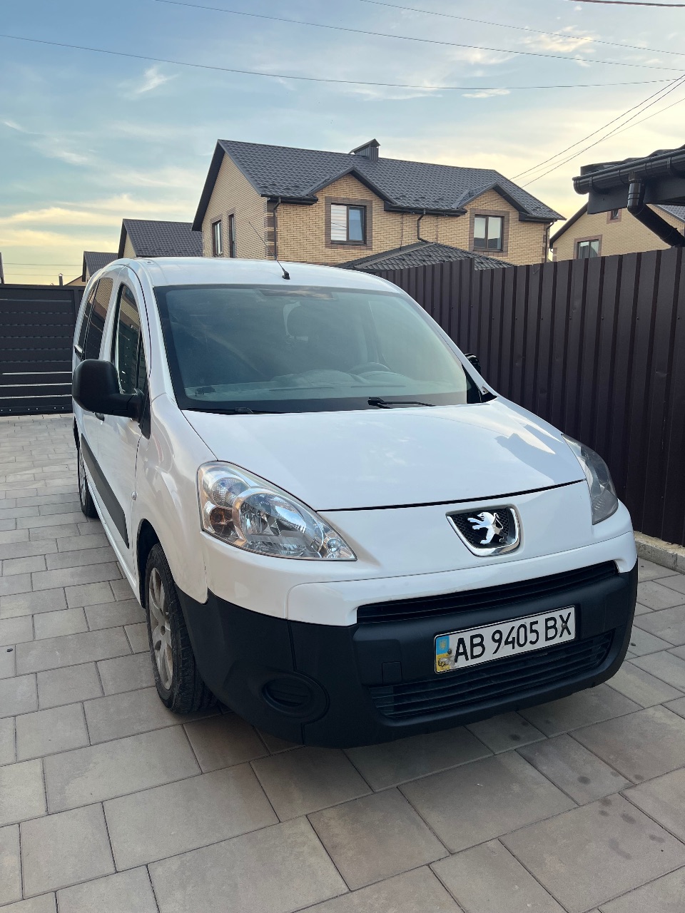 Peugeot Partner - фото 1