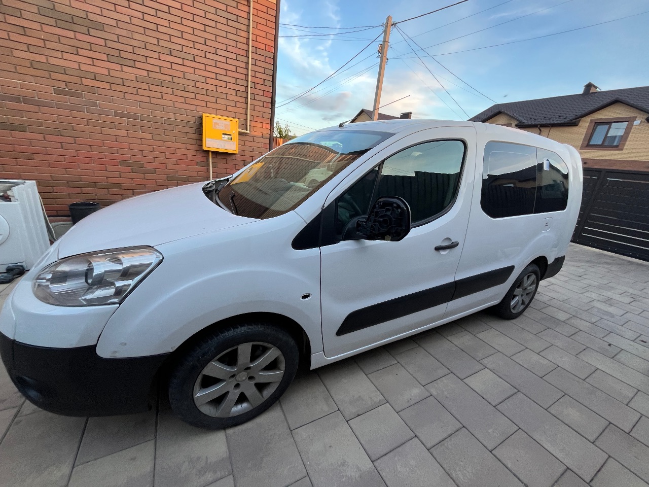 Peugeot Partner - фото 8