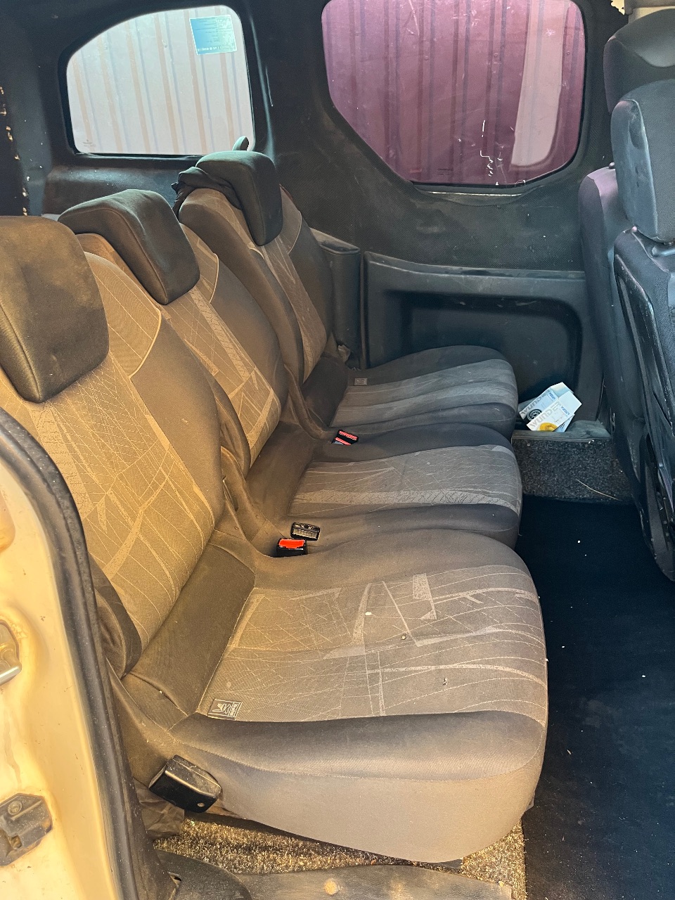 Peugeot Partner - фото 14