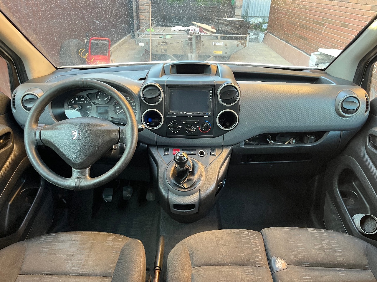 Peugeot Partner - фото 10