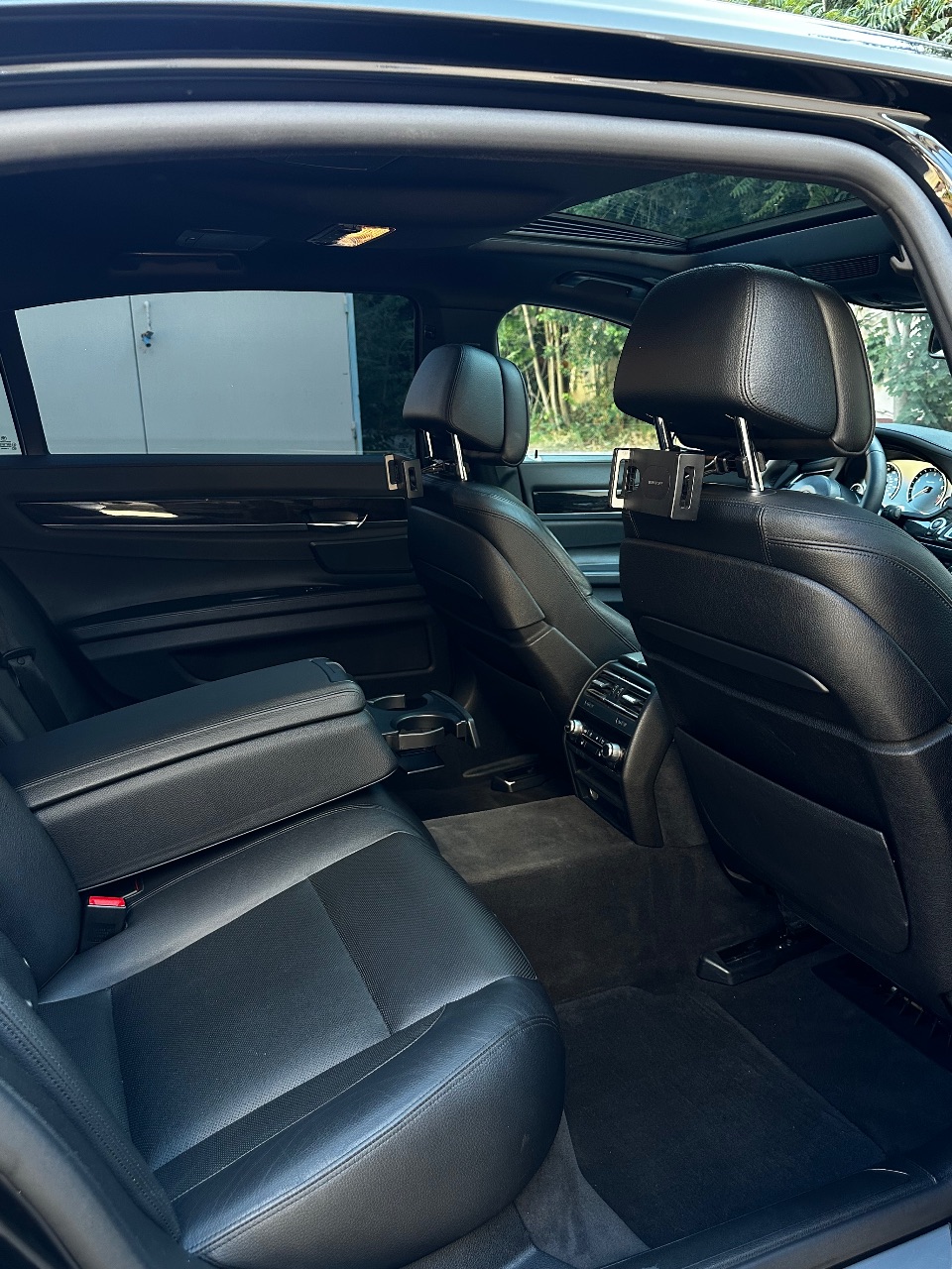 BMW 7 серії - фото 12