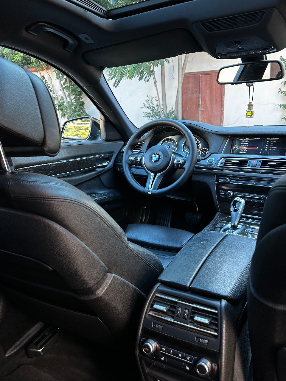 BMW 7 серії - фото 17