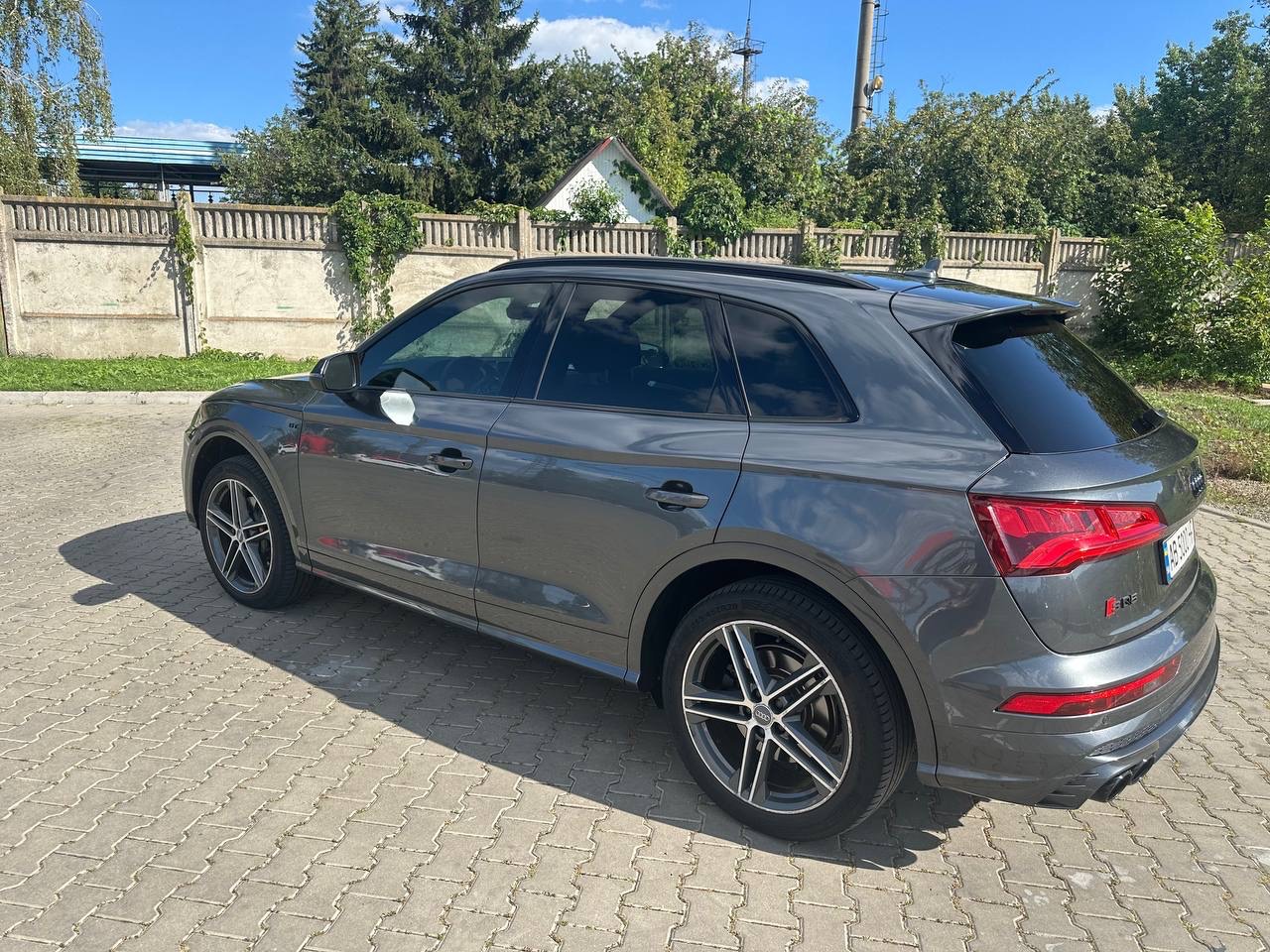 Audi SQ5 - фото 18