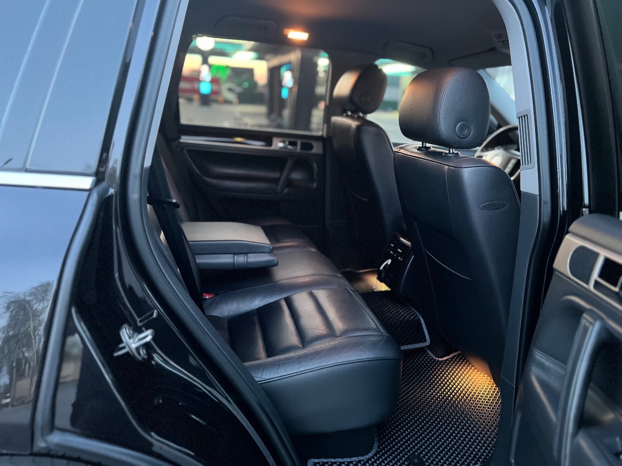 Volkswagen Touareg - фото 6