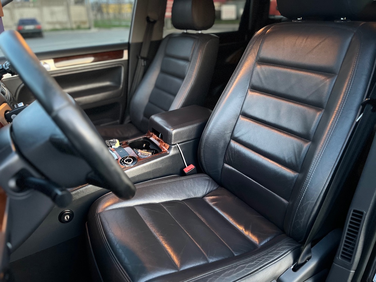 Volkswagen Touareg - фото 5