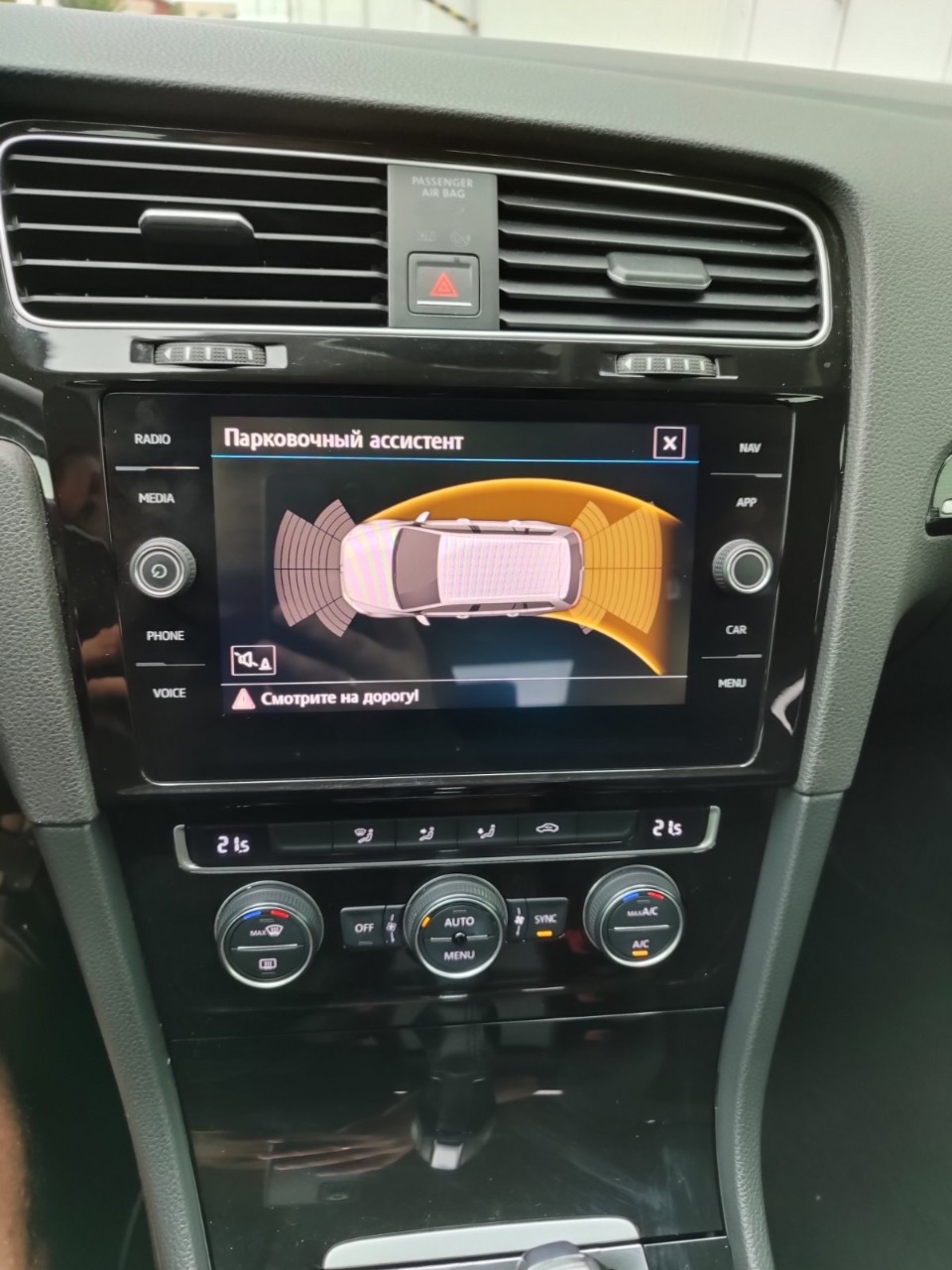 Volkswagen Golf - фото 16