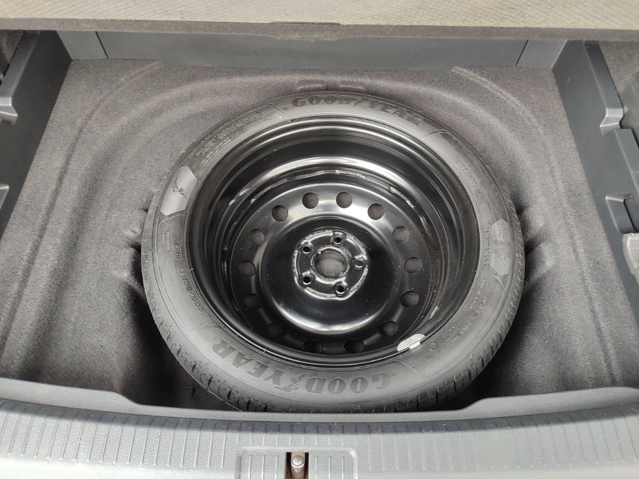 Volkswagen Golf - фото 18