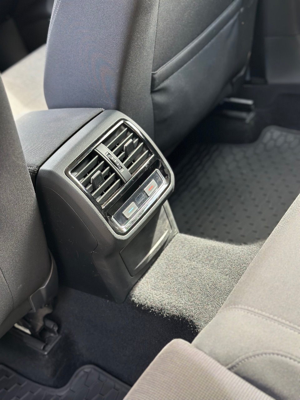 Volkswagen Passat - фото 22