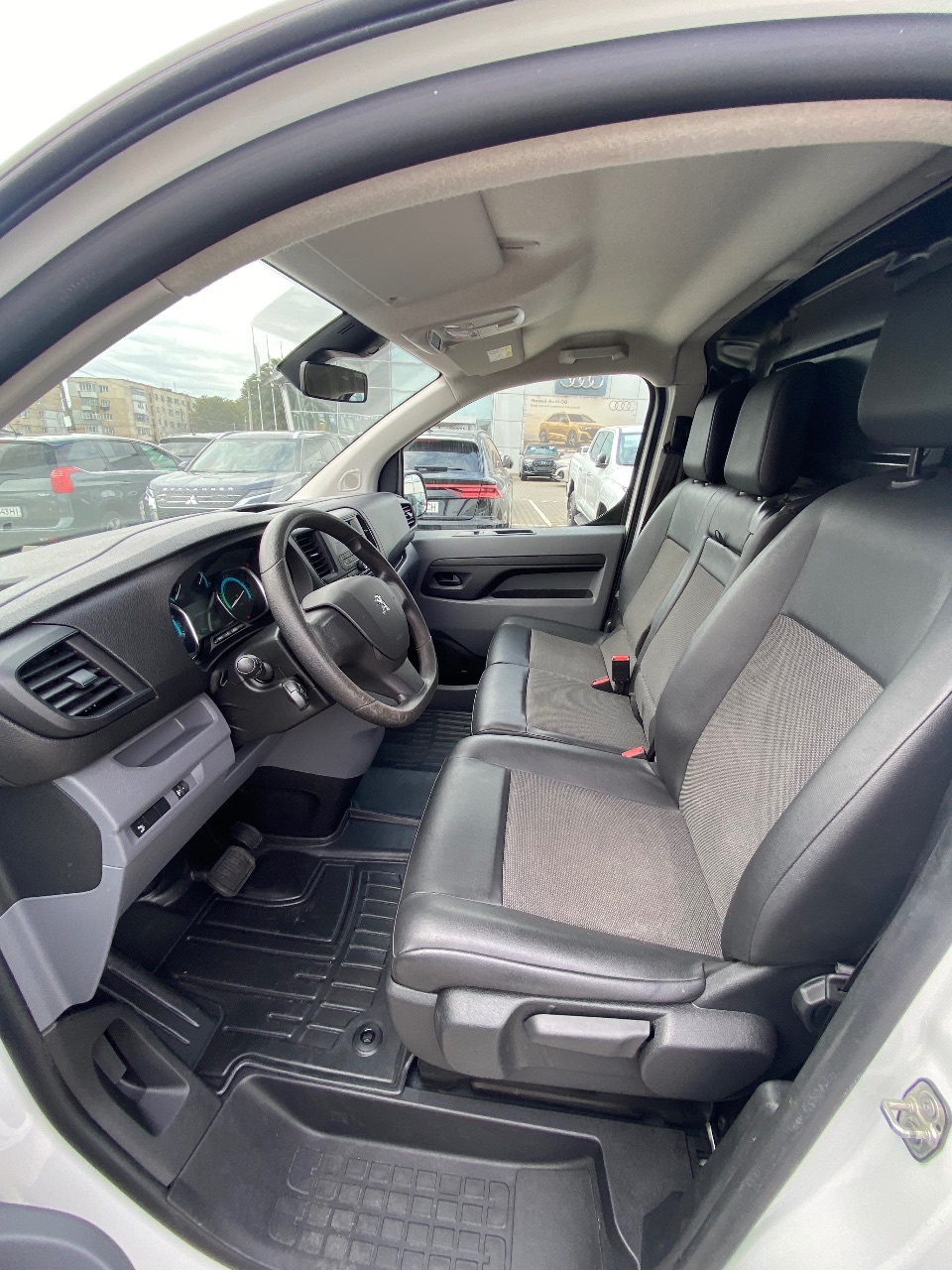 Peugeot Expert - фото 7