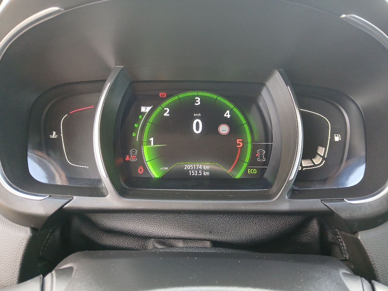 Renault Scenic - фото 14