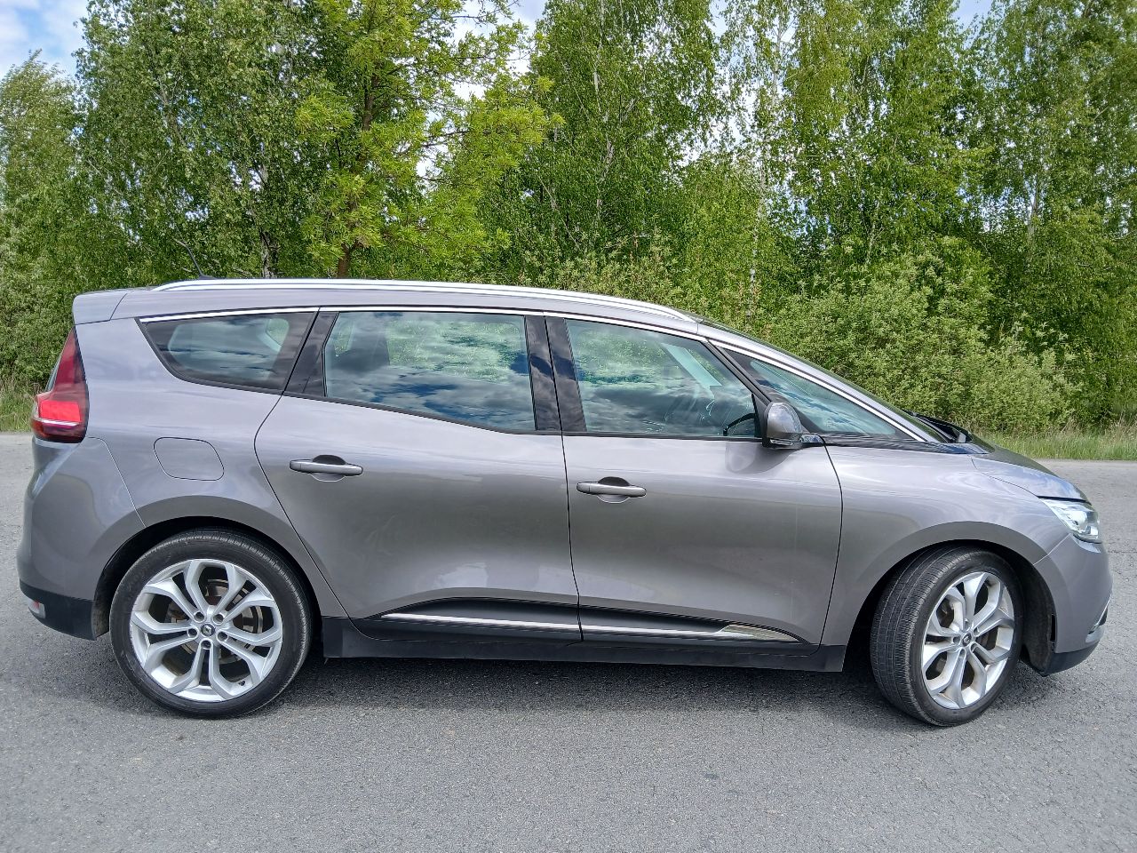 Renault Scenic - фото 4