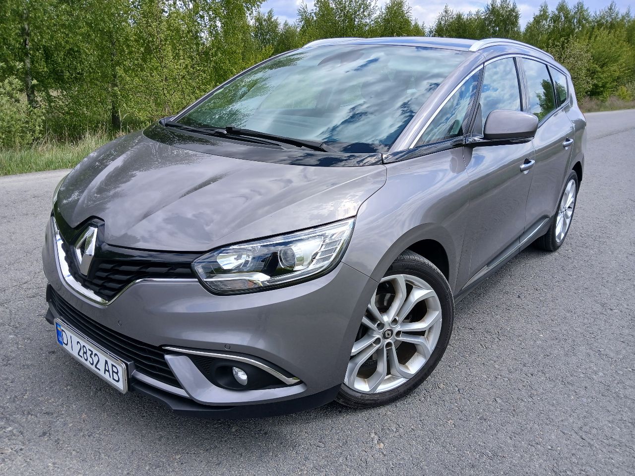 Renault Scenic - фото 10