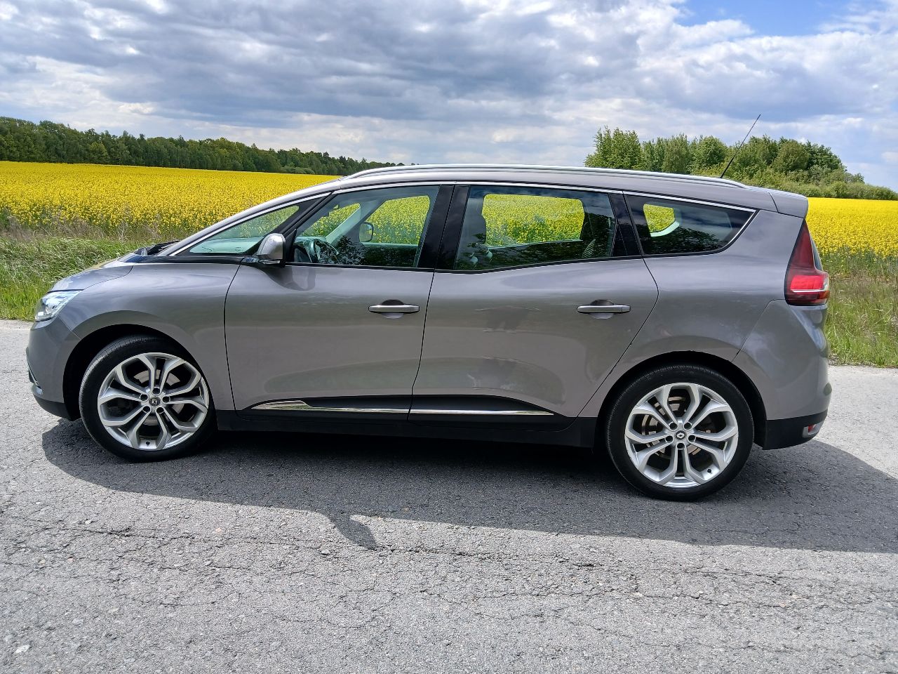 Renault Scenic - фото 5