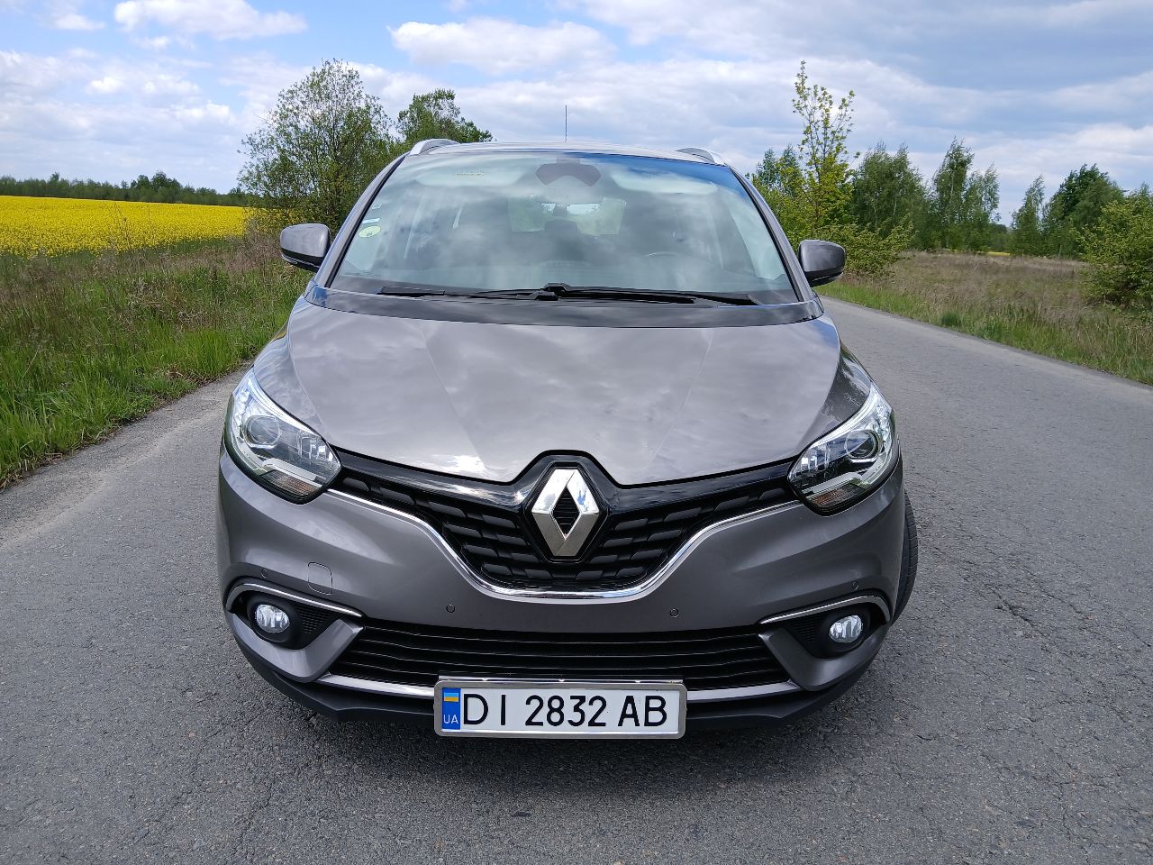 Renault Scenic - фото 1