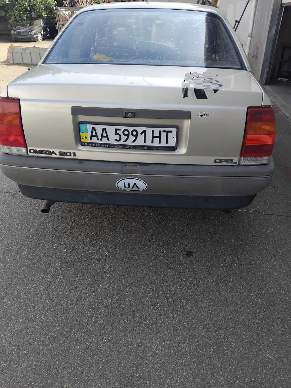 Opel Omega - фото 1