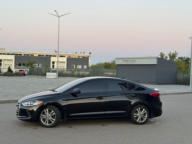 Hyundai Elantra - фото 5